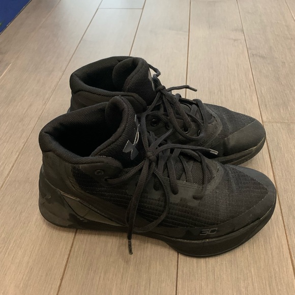 Boys Stephen Curry Running Shoes - Picture 2 of 2